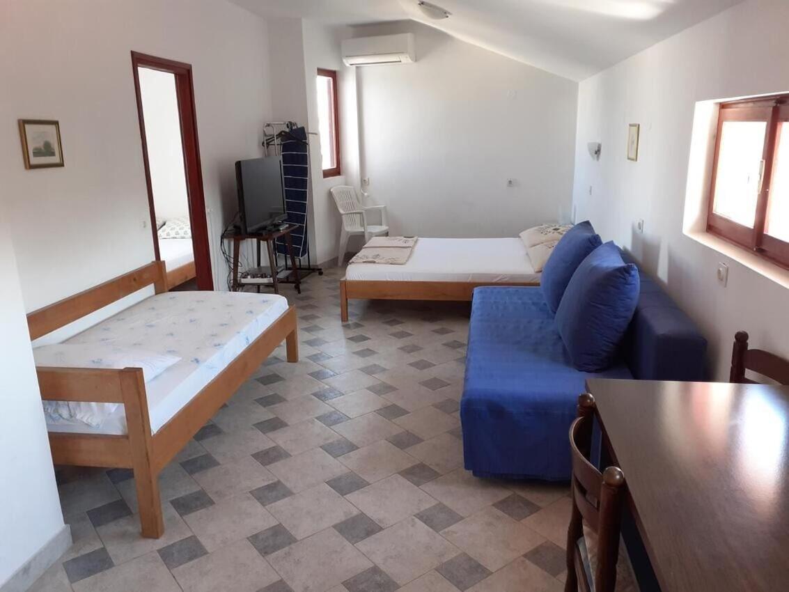 Apartments Ana ビビニェ エクステリア 写真